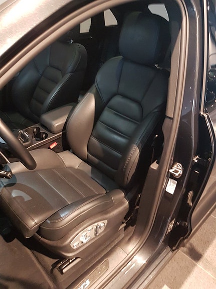 Porsche Macan GTS 9 of 12