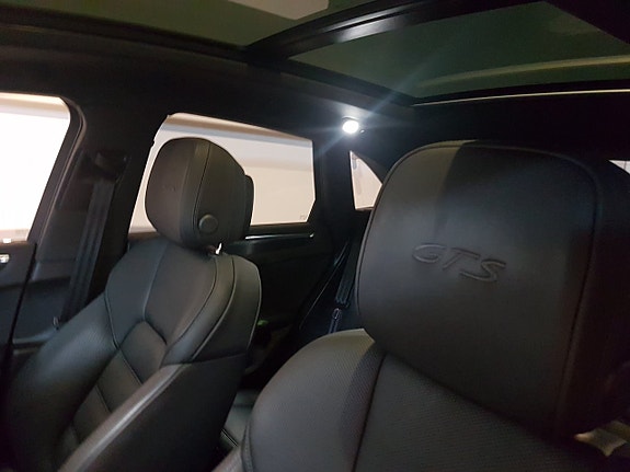 Porsche Macan GTS 10 of 12