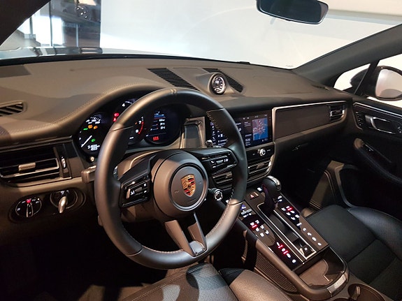 Porsche Macan GTS 11 of 12