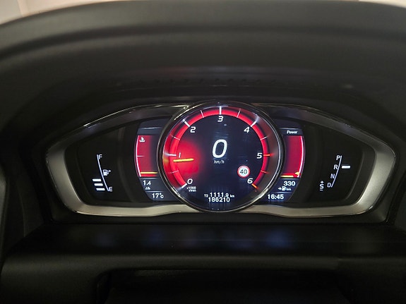 Volvo XC60 17 of 21