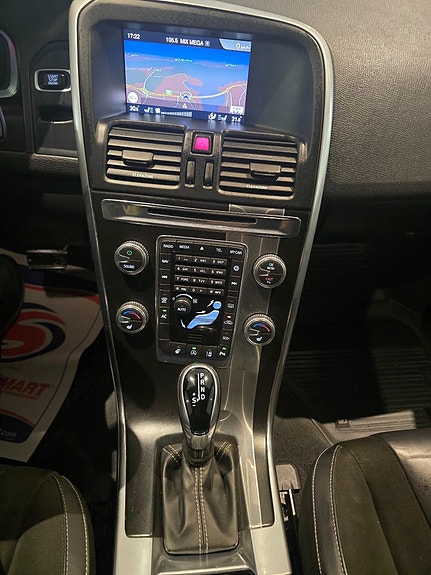 Volvo XC60 16 of 21