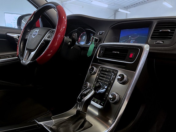 Volvo V60 13 of 17