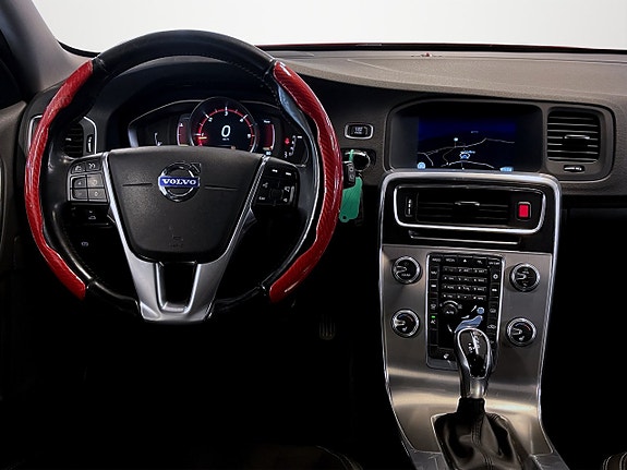 Volvo V60 8 of 17