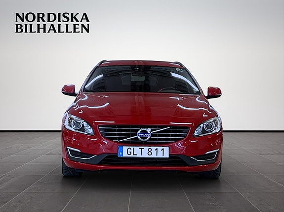 Volvo V60 2 of 5