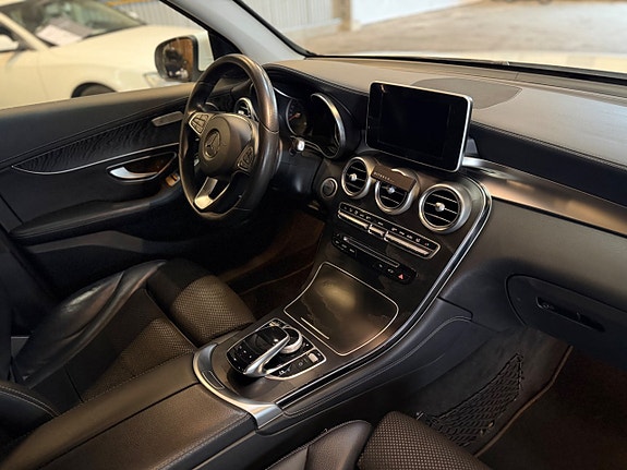 Mercedes-Benz GLC220 d 16 of 21