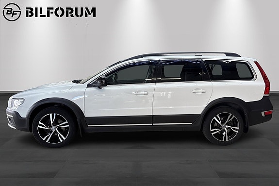 Volvo XC70 2 of 5