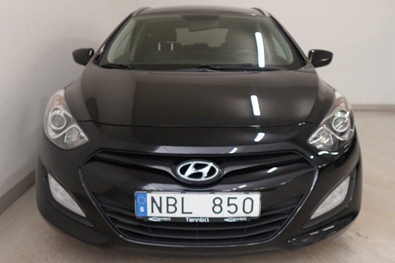 Hyundai i30 2 of 5