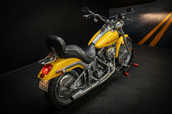 Harley-Davidson Deuce FXSTDI 4 of 13