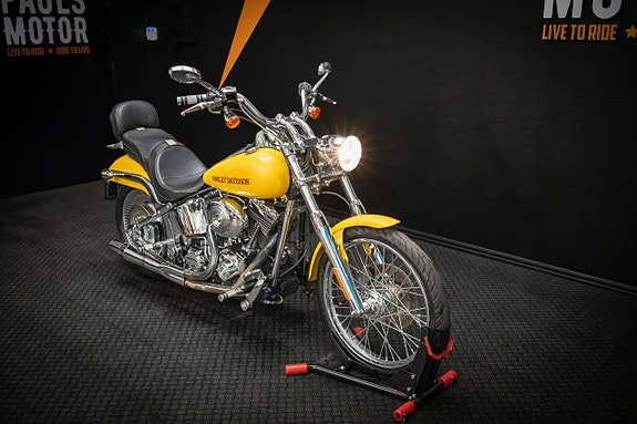 Harley-Davidson Deuce FXSTDI 2 of 13