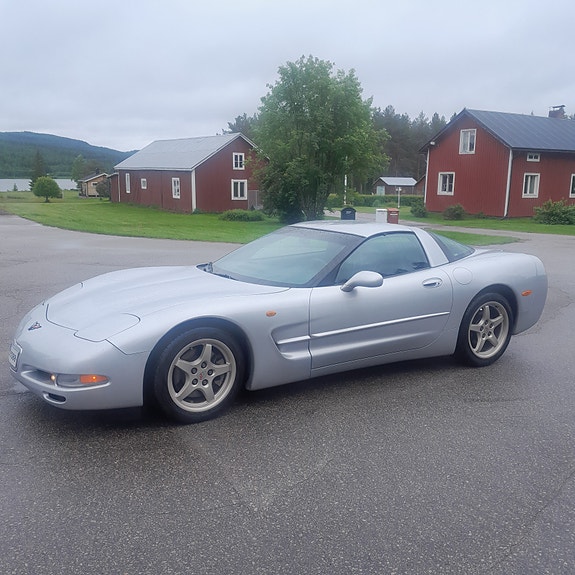 Chevrolet Corvette 2 of 2