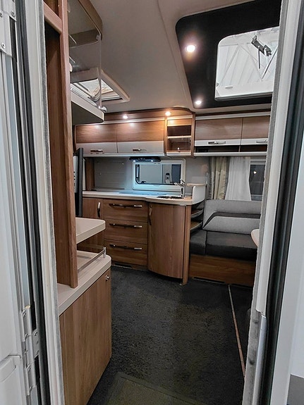 Knaus 580 UF 3 of 5
