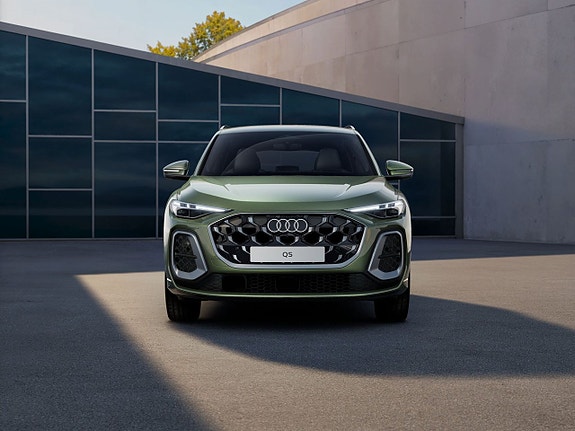 Audi Q5 2 of 10