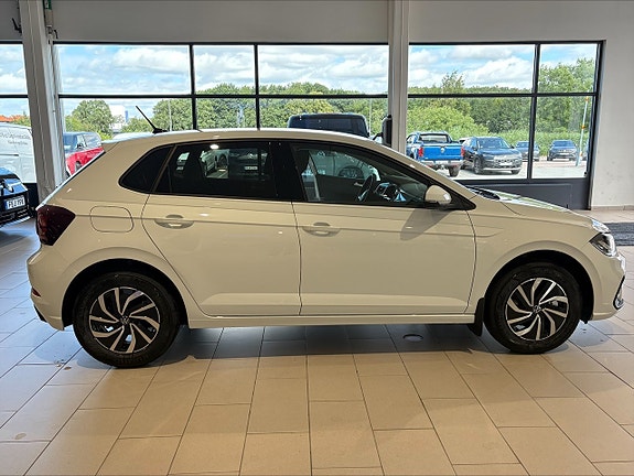 Volkswagen Polo 4 of 8