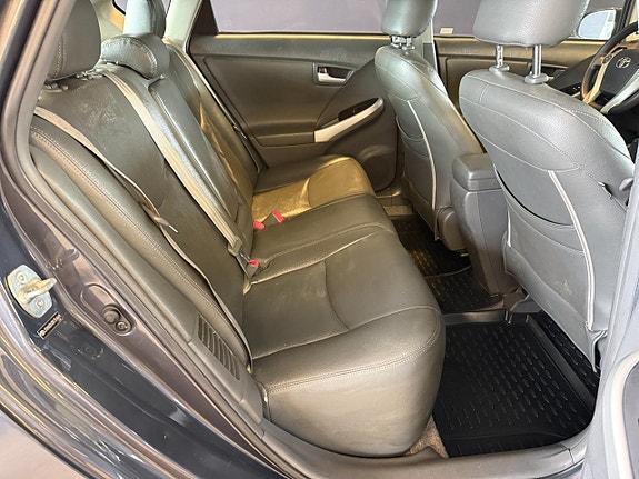 Toyota Prius 9 of 11