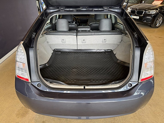 Toyota Prius 11 of 11