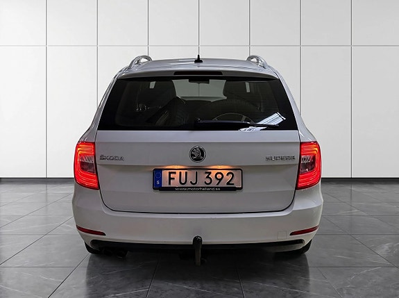 Skoda Superb 9 of 19