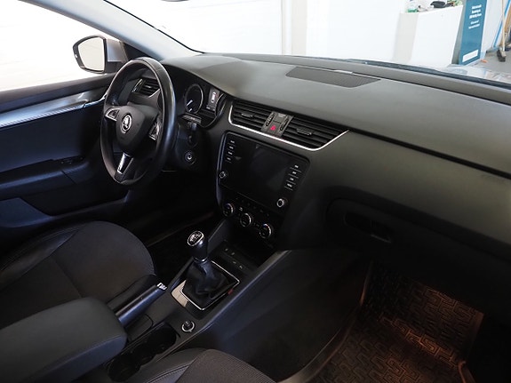 Skoda Octavia 11 of 24