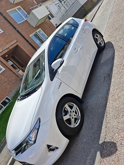 Toyota Auris 3 of 5