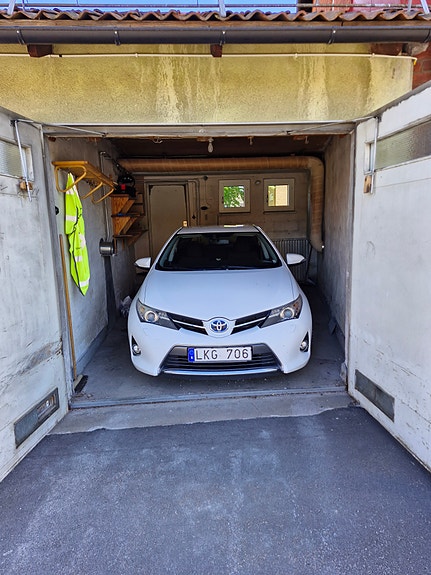 Toyota Auris 4 of 5