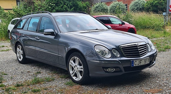 Mercedes-Benz E200 2 of 12