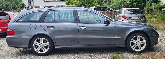Mercedes-Benz E200 3 of 12