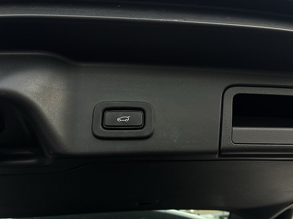 Land Rover Range Rover Evoque 17 of 24
