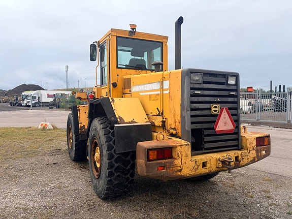 Volvo L 90 C 2 of 5