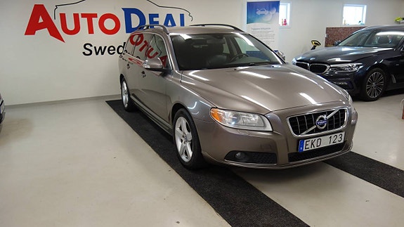 Volvo V70 3 of 10