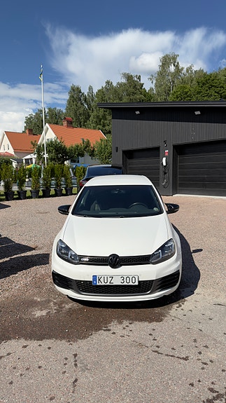 Volkswagen Golf VI 2 of 5