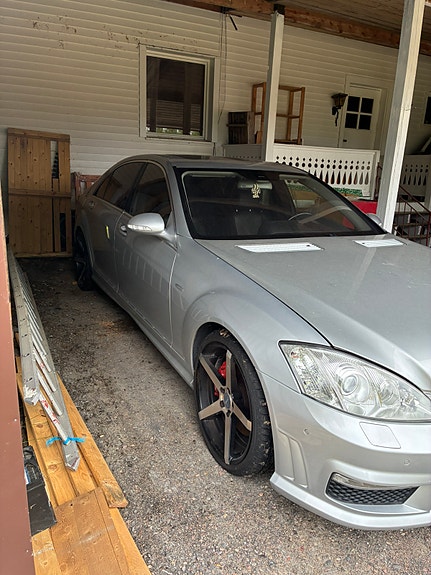 Mercedes-Benz S500 2 of 5