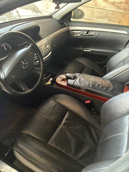 Mercedes-Benz S500 4 of 5