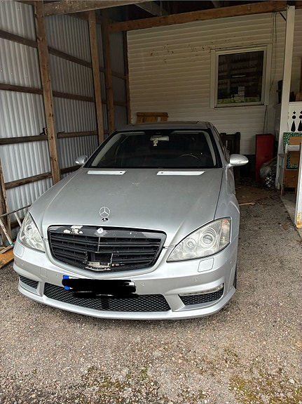 Mercedes-Benz S500 3 of 5