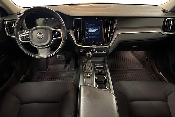 Volvo V60 Cross Country 9 of 14