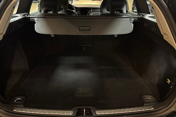 Volvo V60 Cross Country 13 of 14
