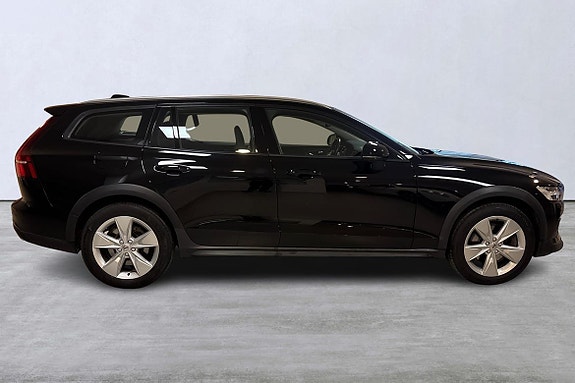 Volvo V60 Cross Country 3 of 5