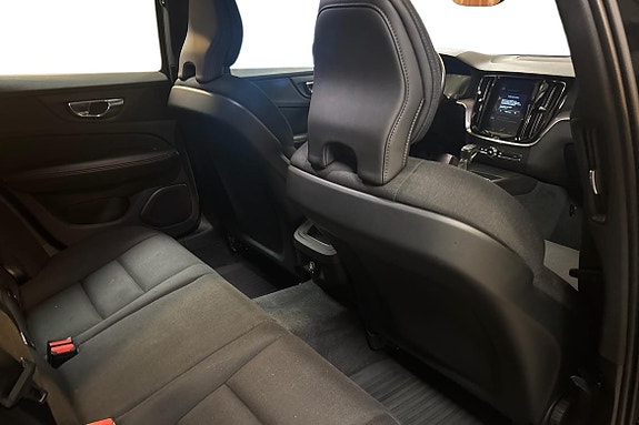 Volvo V60 Cross Country 11 of 14