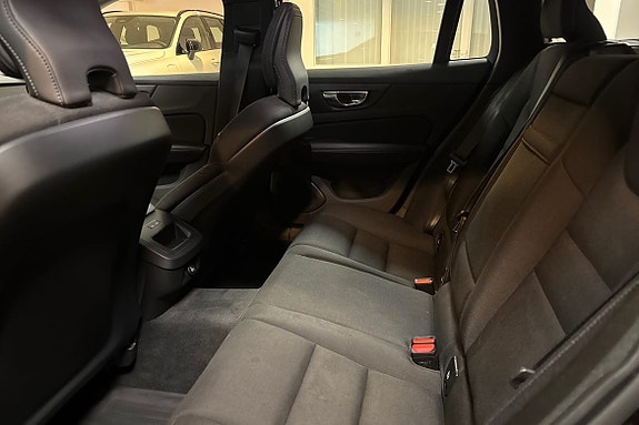 Volvo V60 Cross Country 12 of 14