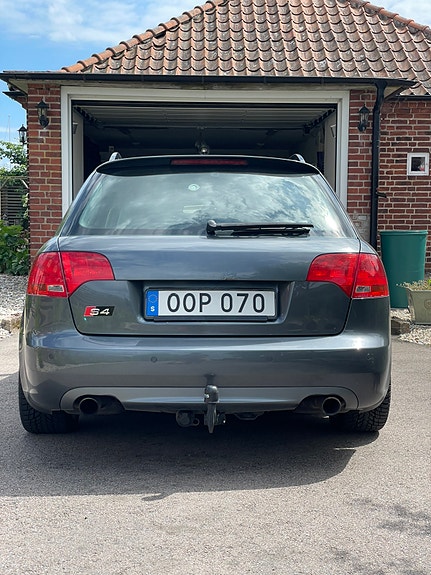 Audi S4 3 of 5