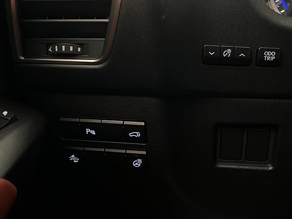 Lexus NX300h 17 of 30