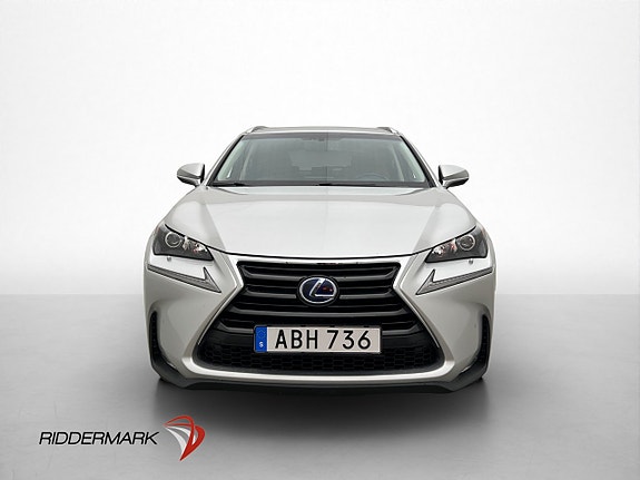 Lexus NX300h 2 of 5