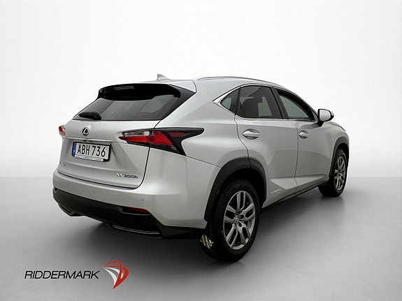 Lexus NX300h 8 of 30