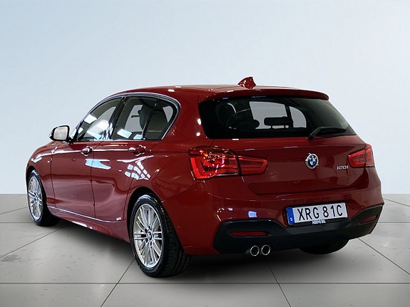 BMW 120i 4 of 19