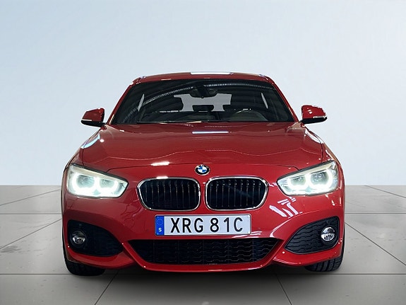 BMW 120i 2 of 19