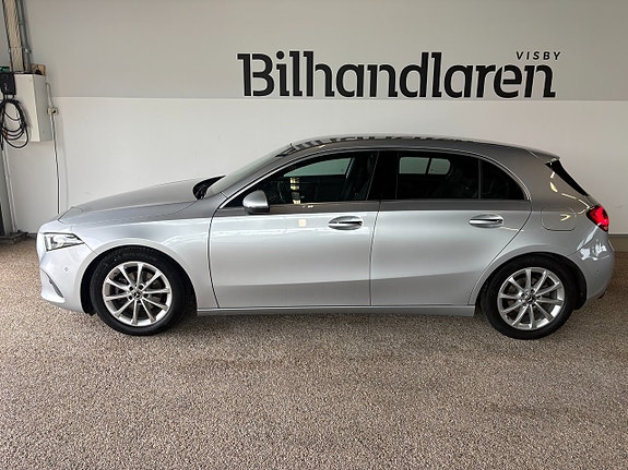 Mercedes-Benz A180 d 2 of 5