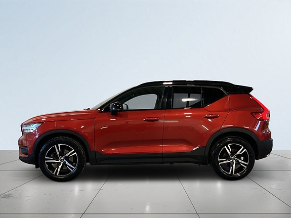 Volvo XC40 4 of 5