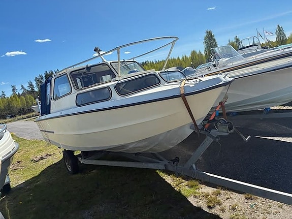 cabin  båt 5500 &  dörr o kapell fräch slumpas 2 of 5