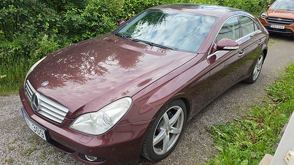 Mercedes-Benz CLS350 2 of 5