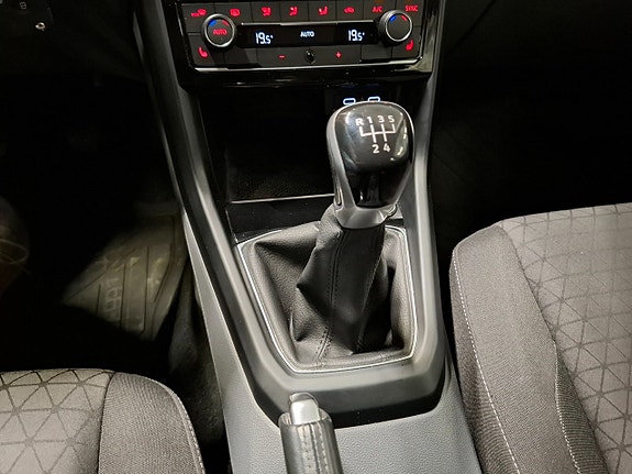 Volkswagen T-Cross 25 of 30