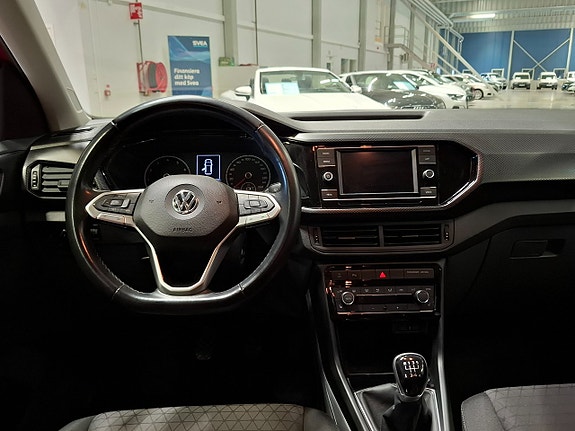 Volkswagen T-Cross 27 of 30
