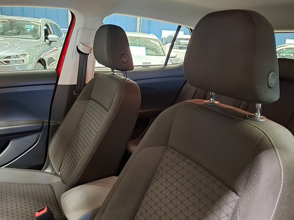 Volkswagen T-Cross 14 of 30